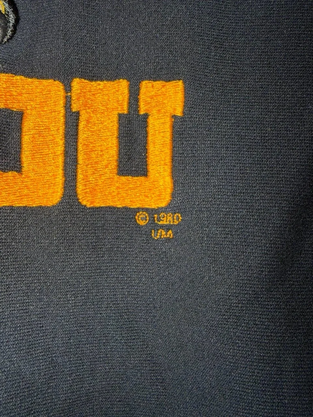 Vintage 1980s Missouri Mizzou Tigers embroidered sweatshirt size small